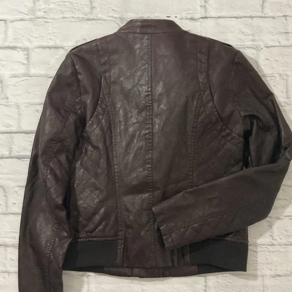 Womens Guess Jacket size Medium Brown Faux Leather Zip Up Jacket - Picture 2 of 9